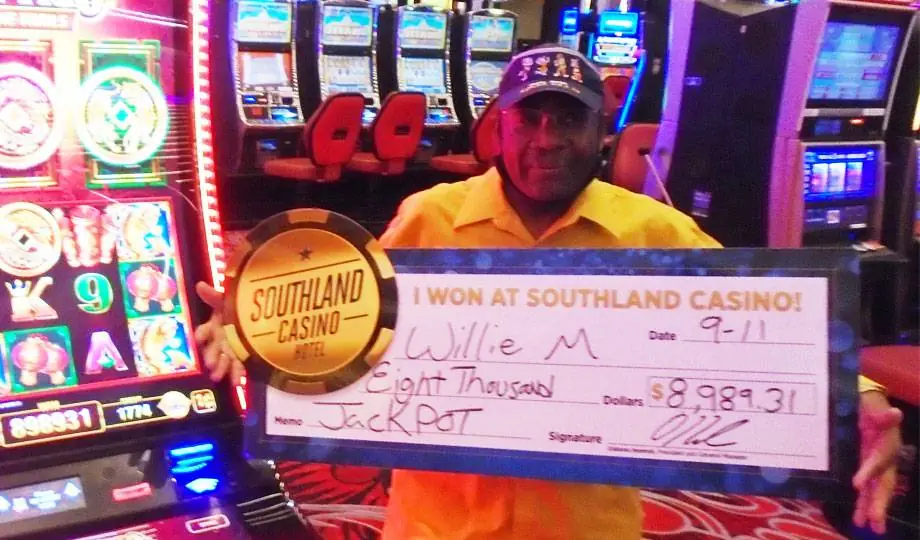 SL Willie CoinTrioDragonFeature 898931